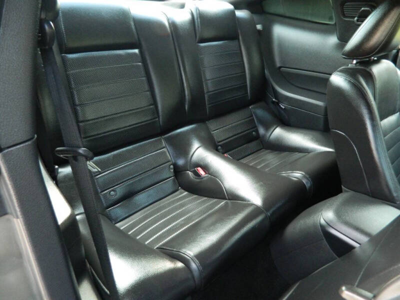 2005 Ford Mustang GT Premium