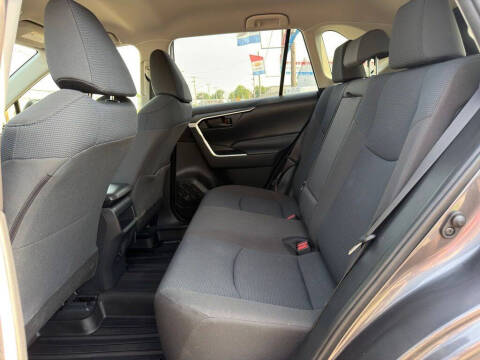 2019 Toyota RAV4 LE