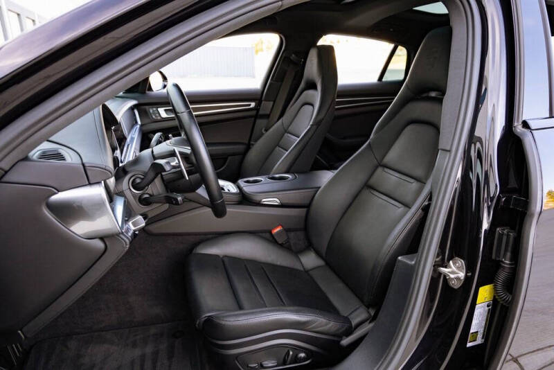 2023 Porsche Panamera 4