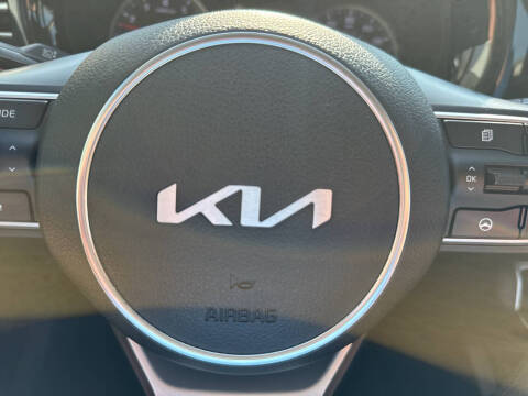 2022 Kia K5 LXS