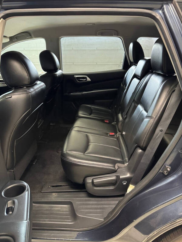 2016 Nissan Pathfinder SL