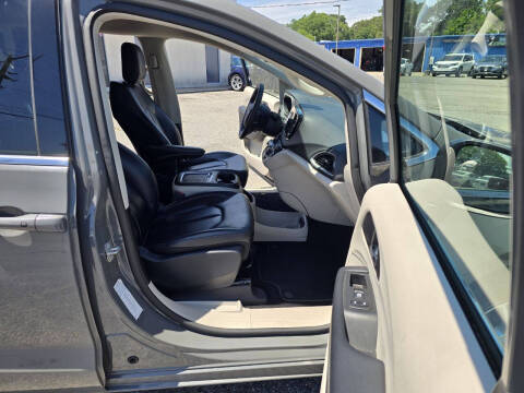 2023 Chrysler Pacifica Touring L
