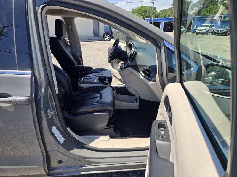 2023 Chrysler Pacifica Touring L