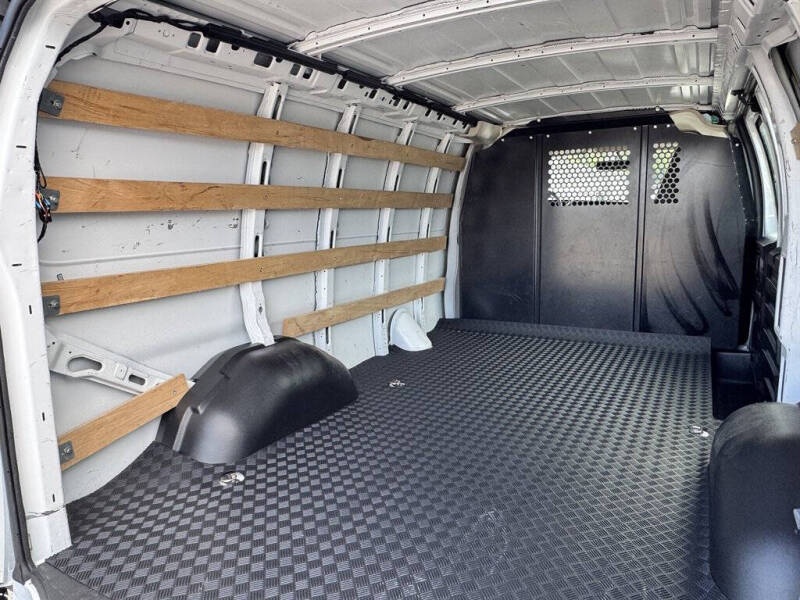 2023 Chevrolet Express 2500