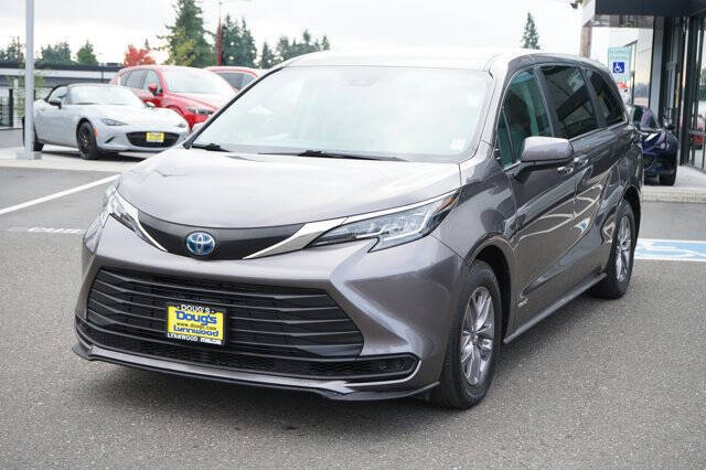 2021 Toyota Sienna LE 8-Passenger