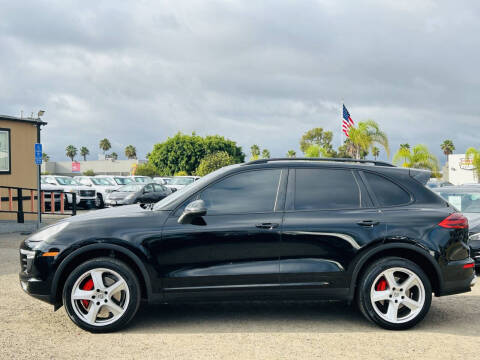 2018 Porsche Cayenne Platinum Edition