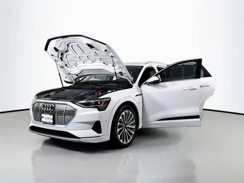 2019 Audi e-tron quattro Prestige