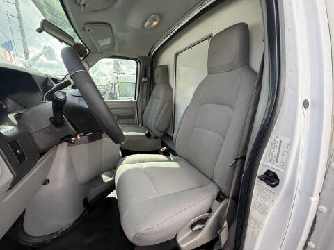 2017 Ford E-Series E-350 SD