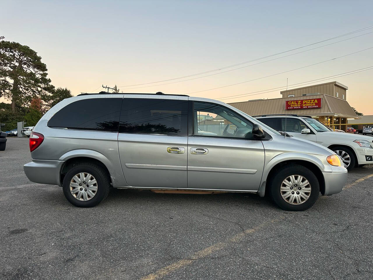 2007 Chrysler Town and Country for sale at CarMood in Virginia Beach, VA