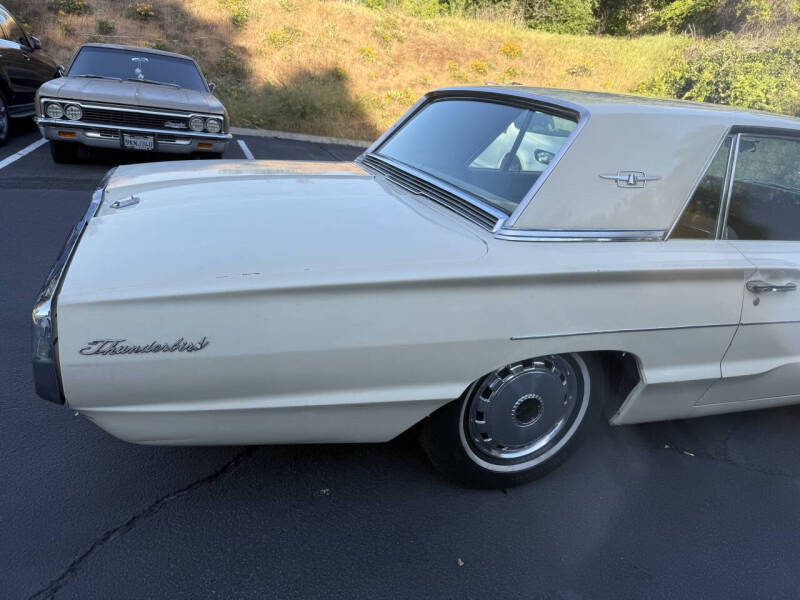 1965 Ford Thunderbird