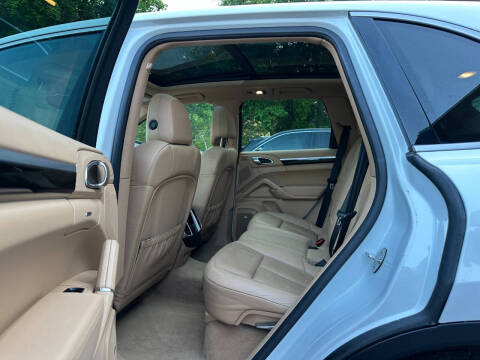 2014 Porsche Cayenne Platinum