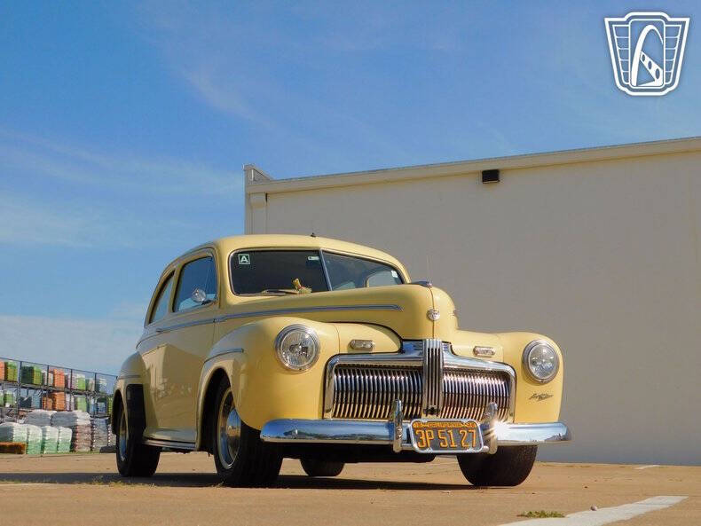 1942 Ford Super Deluxe