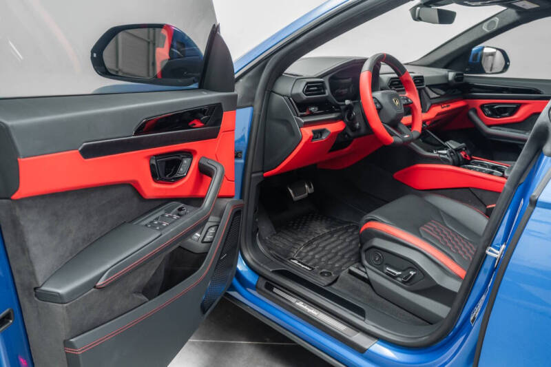 2025 Lamborghini Urus SE