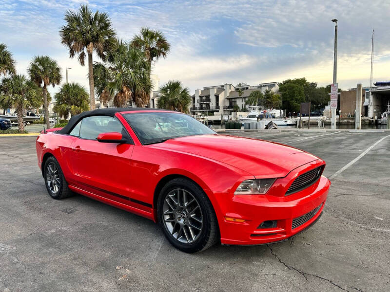 2013 Ford Mustang V6 Premium photo 4