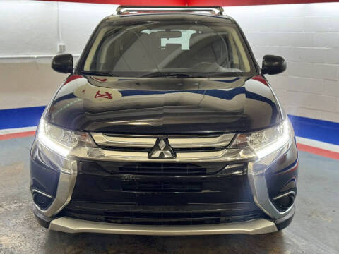 2017 Mitsubishi Outlander ES
