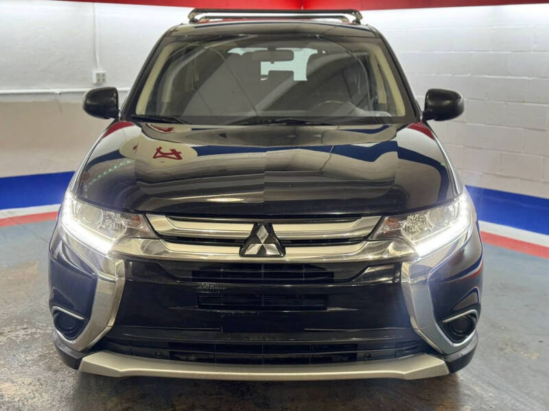 2017 Mitsubishi Outlander ES