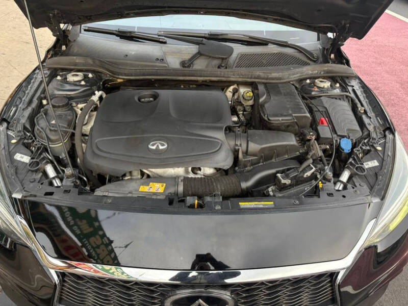 2017 Infiniti QX30 Premium