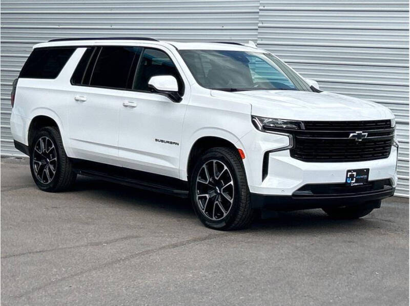 2023 Chevrolet Suburban RST