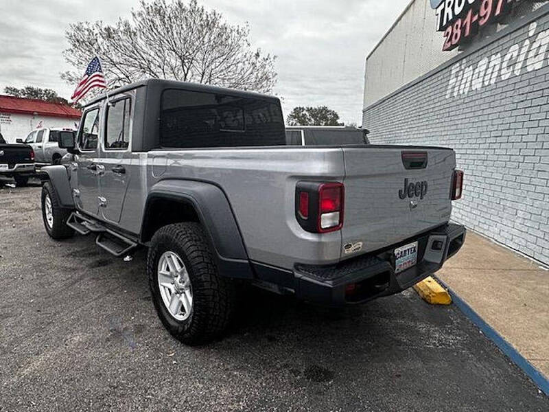 2020 Jeep Gladiator Sport