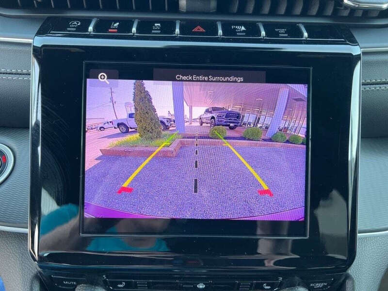 2025 Jeep Grand Cherokee Laredo X