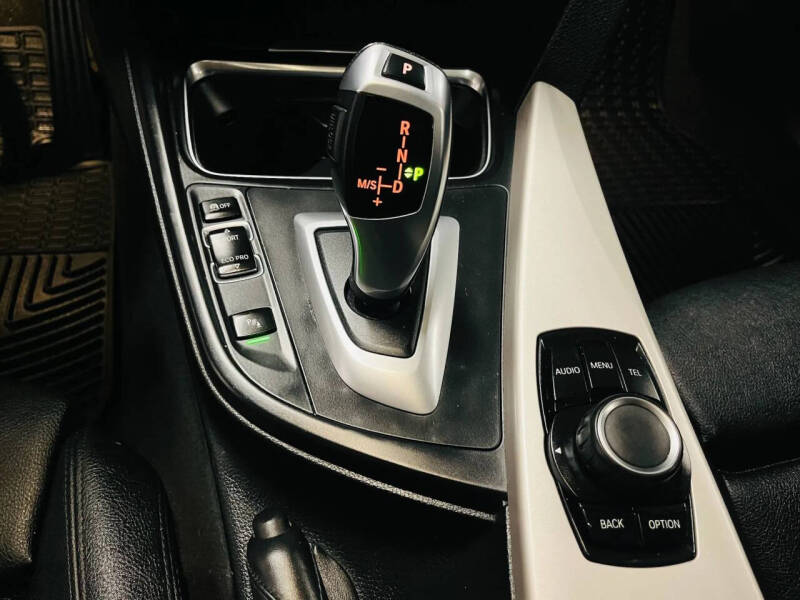 2013 BMW 3 Series 320i