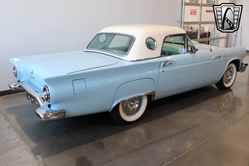 1957 Ford Thunderbird