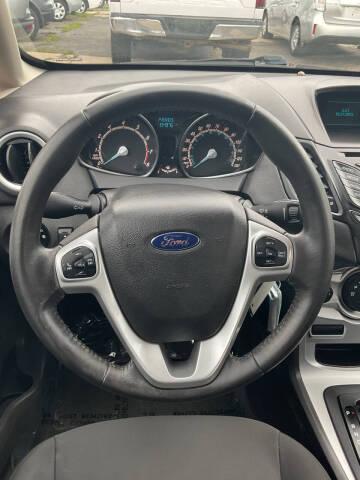 2015 Ford Fiesta SE