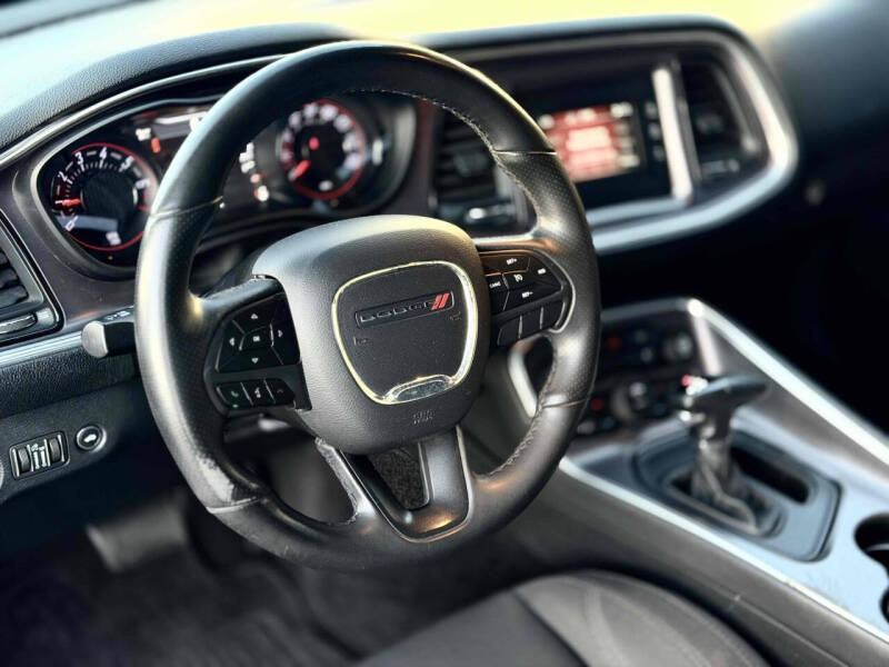 2017 Dodge Challenger SXT