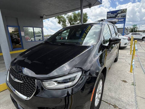 2023 Chrysler Pacifica Touring L