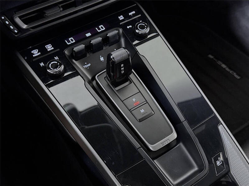 2021 Porsche 911 Carrera