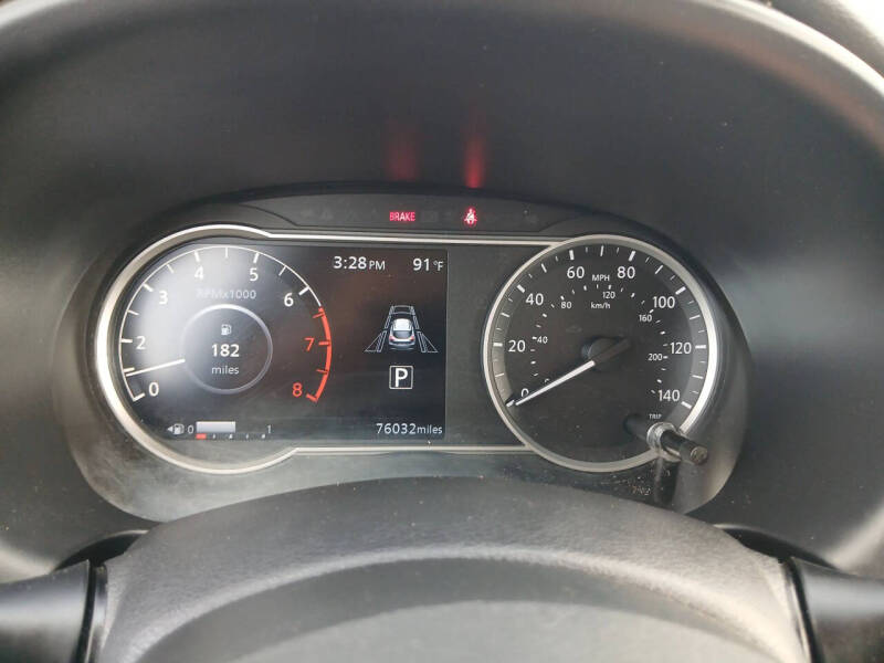 2020 Nissan Kicks SR