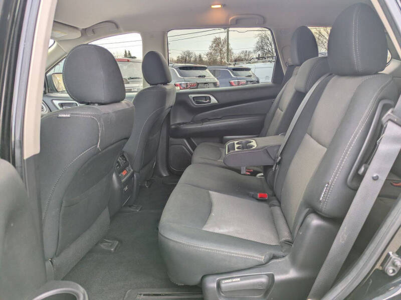 2020 Nissan Pathfinder SV