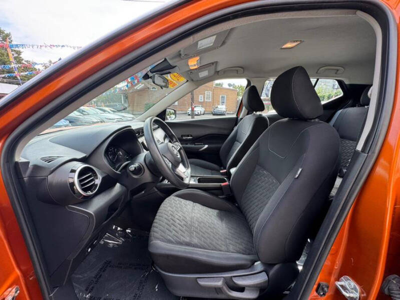 2023 Nissan Kicks SV