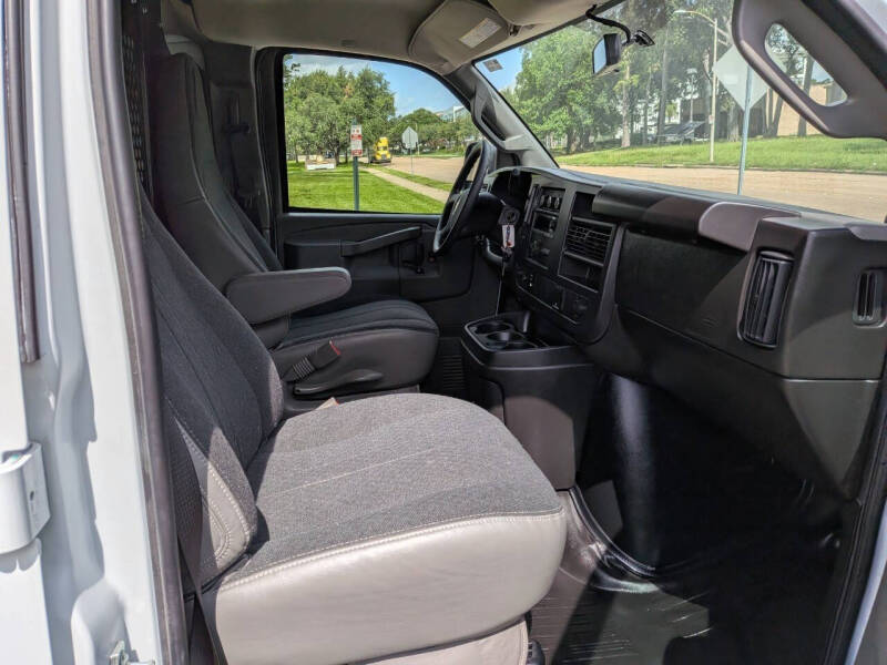 2025 Chevrolet Express 2500