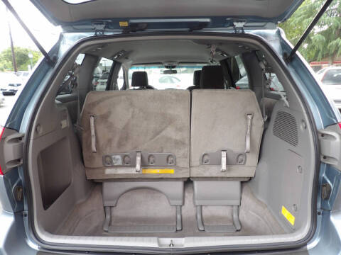 2009 Toyota Sienna CE 7-Passenger