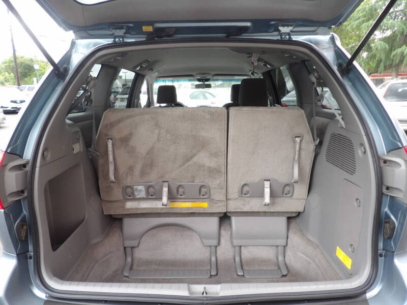 2009 Toyota Sienna CE 7-Passenger