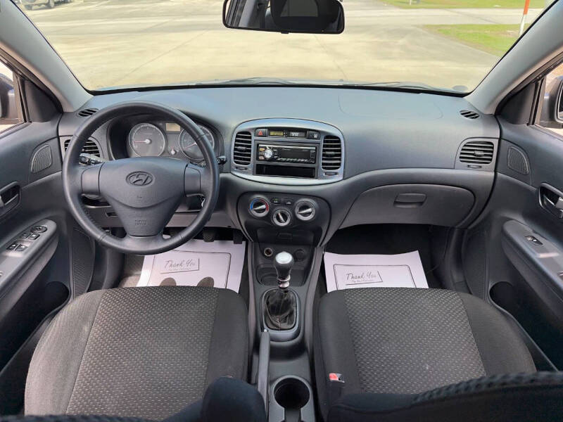 2009 Hyundai Accent SE