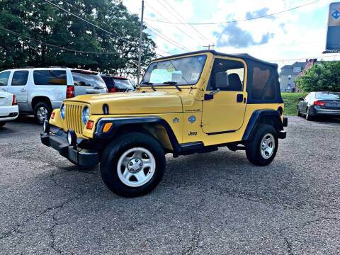 2000 Jeep Wrangler for sale at MEDINA WHOLESALE LLC in Wadsworth OH