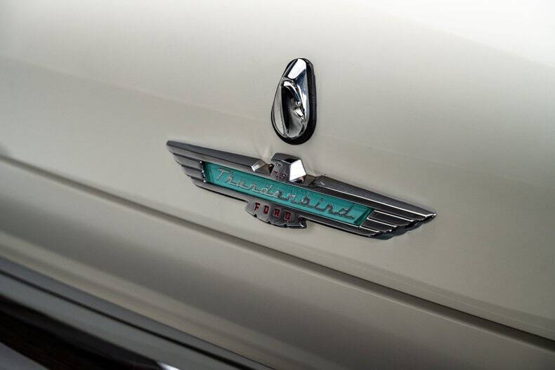 1957 Ford Thunderbird