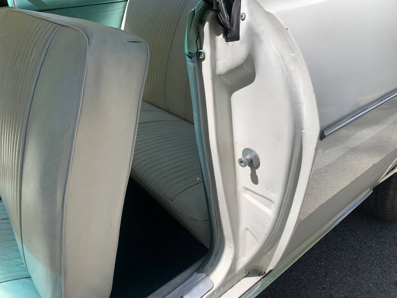 1965 Chevrolet Corvair 500 12