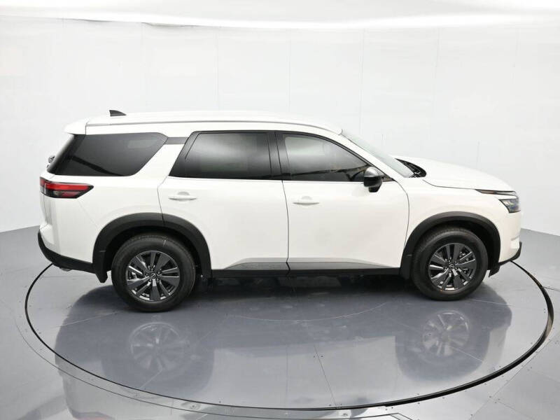 2025 Nissan Pathfinder S