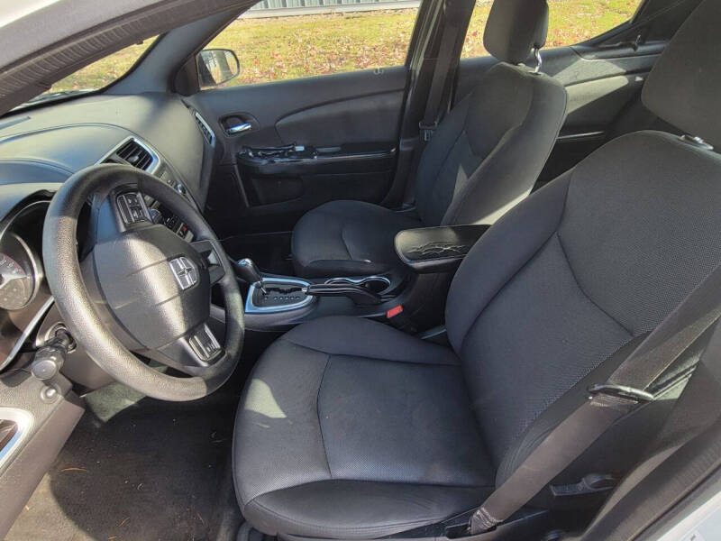 2014 Dodge Avenger SE