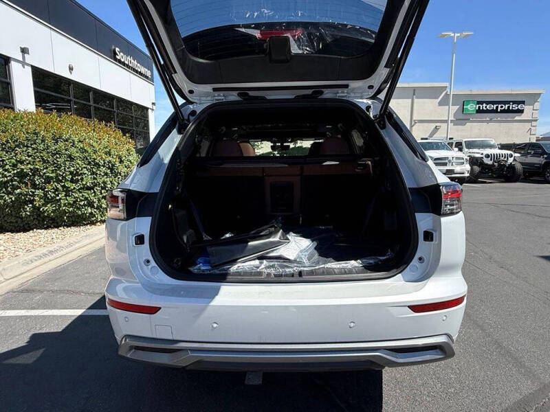 2026 Mitsubishi Outlander PHEV SEL