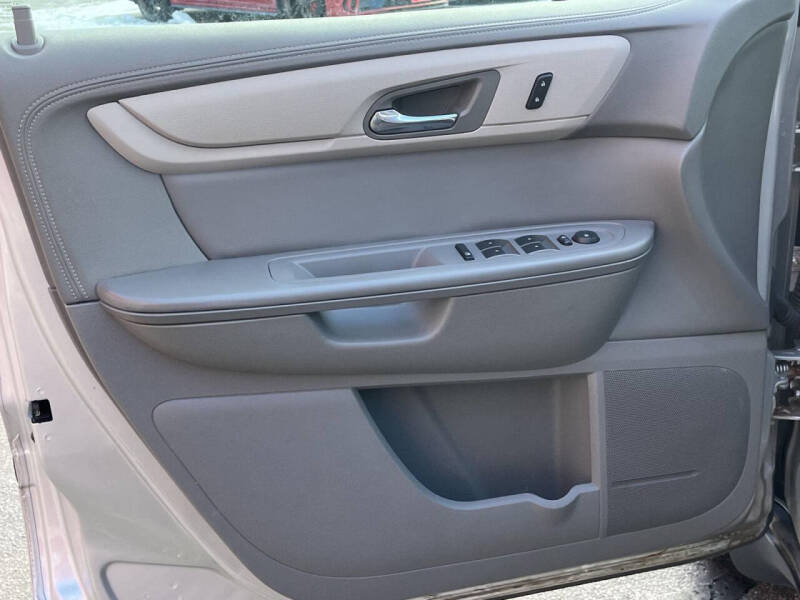 2017 Chevrolet Traverse LS