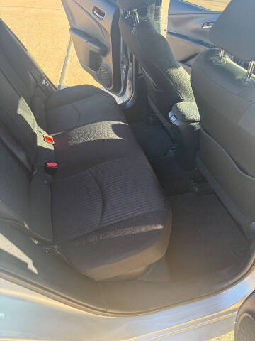 2020 Toyota Prius LE