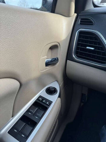 2011 Chrysler 200 Touring