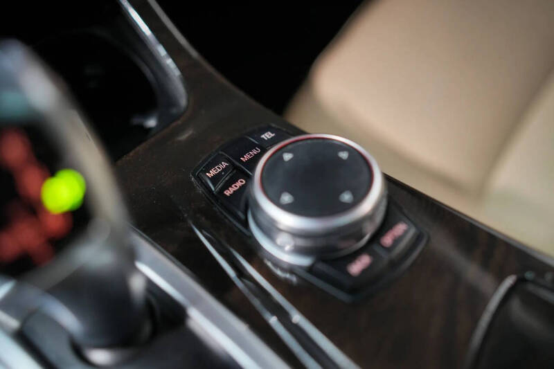 2015 BMW 5 Series 528i