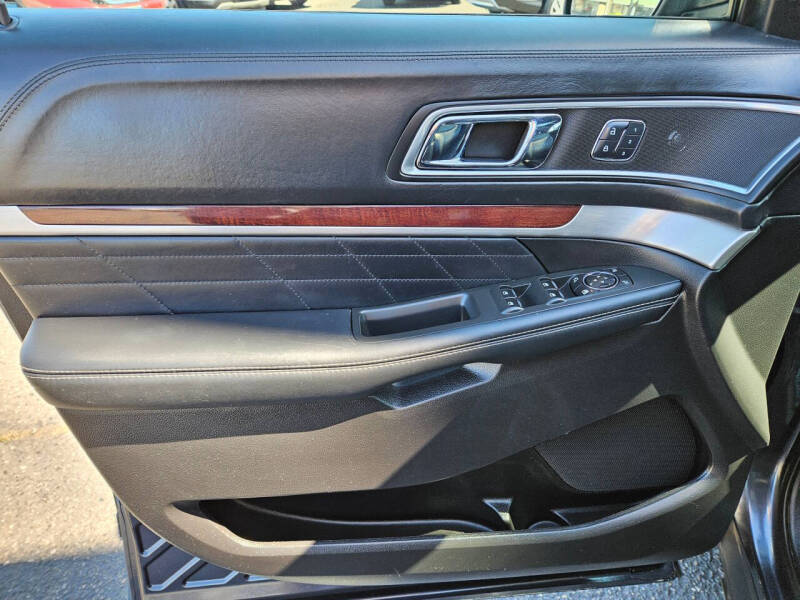2017 Ford Explorer Platinum
