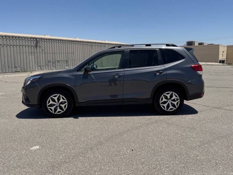 2024 Subaru Forester Premium