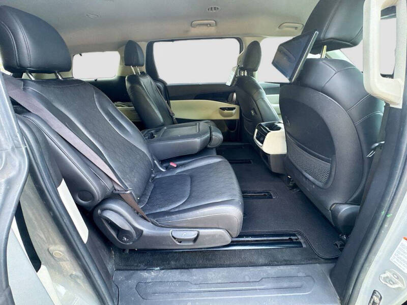 2022 Kia Carnival SX